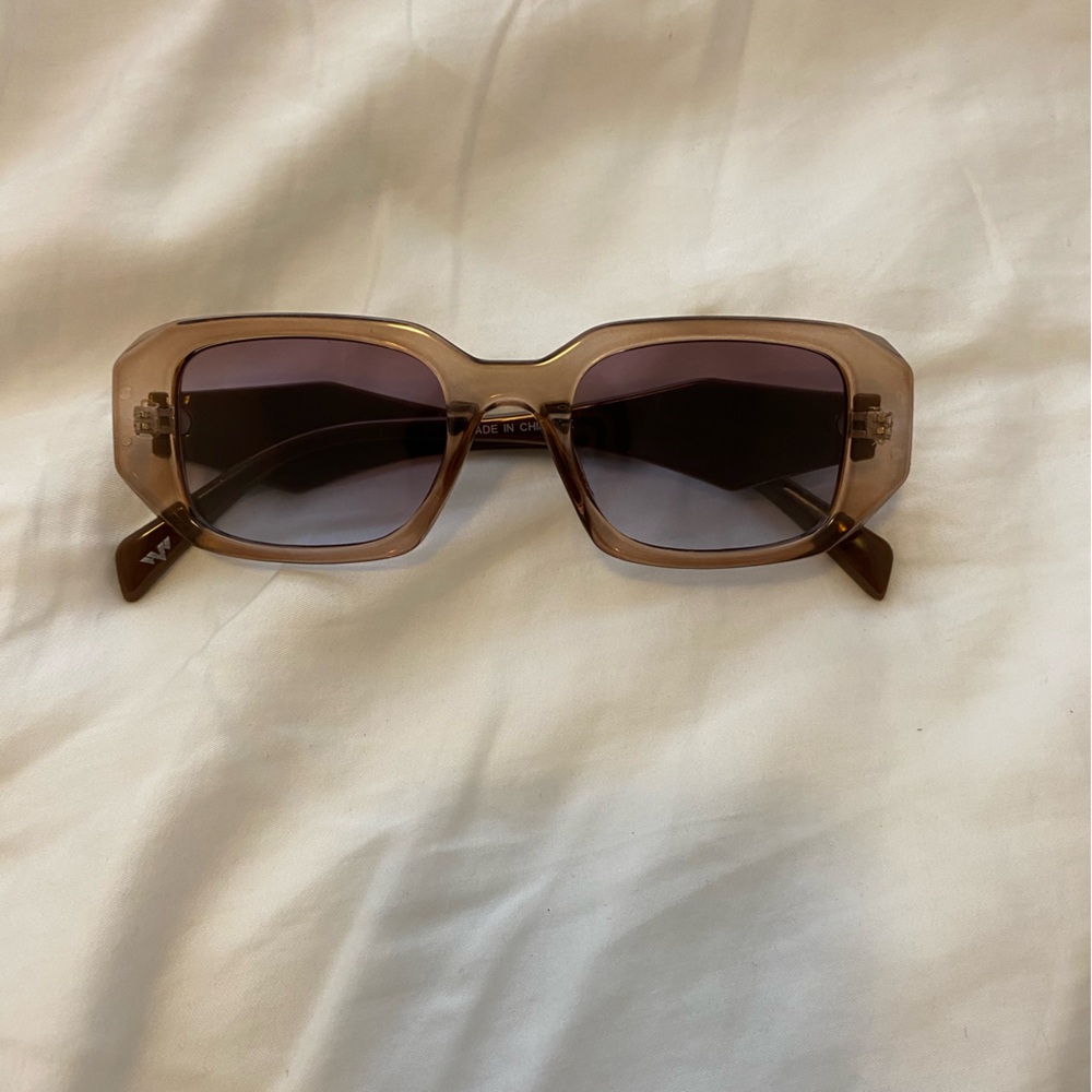 Brown chunky oval sunglasses